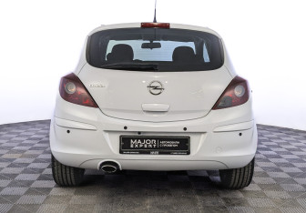 Подержанный автомобиль Opel Corsa 2012 года (6 фото)