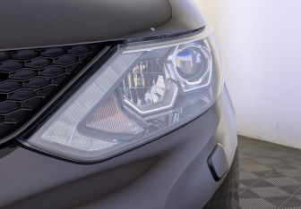 Подержанный автомобиль Nissan Qashqai 2014 года (11 фото)