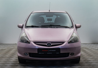 Подержанный автомобиль Honda Jazz 2008 года (8 фото)