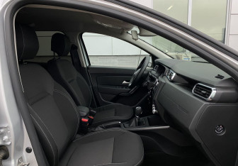 Подержанный автомобиль Renault Duster 2021 года (20 фото)