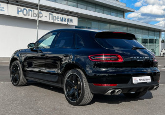 Подержанный автомобиль Porsche Macan 2016 года (7 фото)