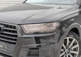 Подержанный автомобиль Audi Q7 2016 года (17 фото)