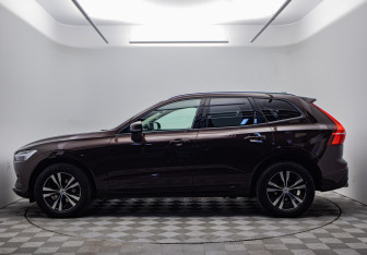 Подержанный автомобиль Volvo XC60 2021 года (2 фото)