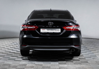 Подержанный автомобиль Toyota Camry Sedan 2020 года (6 фото)