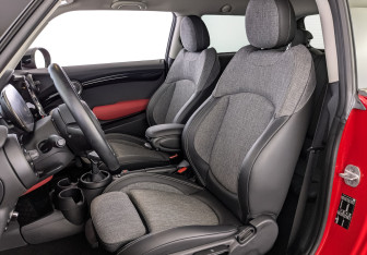 Подержанный автомобиль MINI Hatch 2020 года (20 фото)