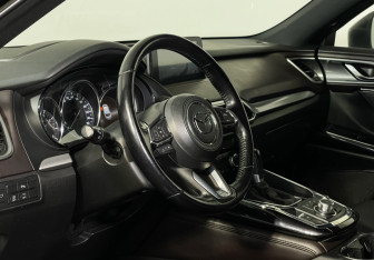 Подержанный автомобиль Mazda CX-9 2018 года (13 фото)
