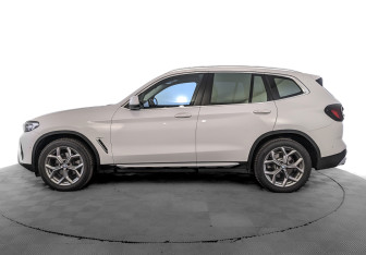 Подержанный автомобиль BMW X3 2021 года (8 фото)