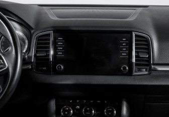 Подержанный автомобиль Skoda Karoq 2021 года (13 фото)