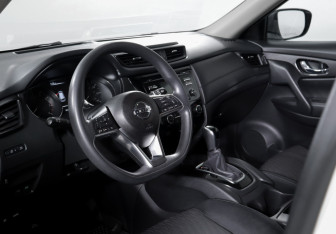 Подержанный автомобиль Nissan Rogue 2016 года (14 фото)