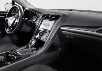 Подержанный автомобиль Ford Mondeo Sedan 2016 года (9 фото)