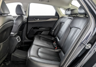 Подержанный автомобиль Kia K5 2021 года (12 фото)