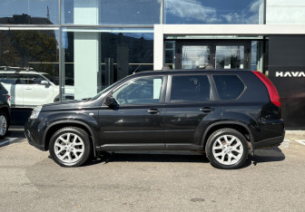 Подержанный автомобиль Nissan X-Trail 2011 года (7 фото)