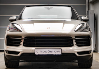Подержанный автомобиль Porsche Cayenne 2021 года (2 фото)