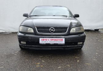 Подержанный автомобиль Opel Omega Sedan 2000 года (2 фото)