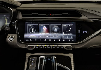 Подержанный автомобиль Geely Atlas Pro 2023 года (14 фото)