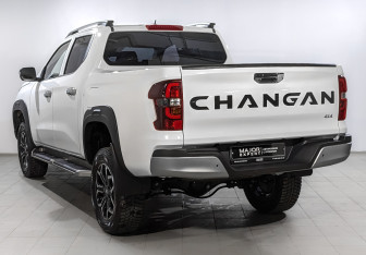 Подержанный автомобиль Changan Hunter Plus 2023 года (7 фото)