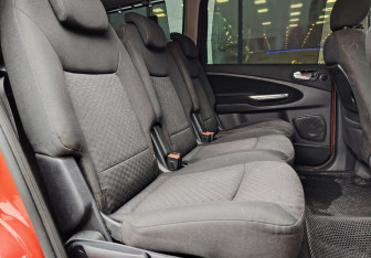 Подержанный автомобиль Ford Galaxy 2007 года (11 фото)