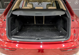 Подержанный автомобиль Audi Q5 2019 года (10 фото)