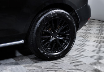 Подержанный автомобиль Mazda CX-7 2011 года (15 фото)
