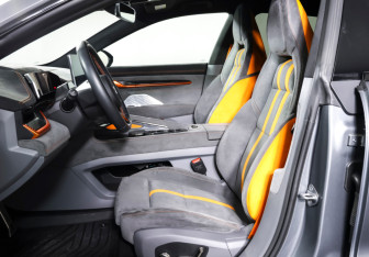 Подержанный автомобиль Zeekr 001 2023 года (17 фото)