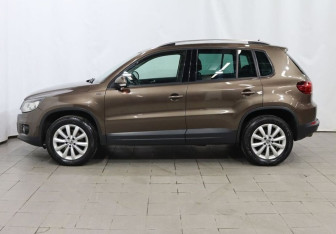Подержанный автомобиль Volkswagen Tiguan 2016 года (8 фото)