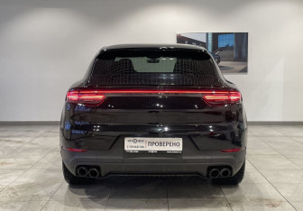 Подержанный автомобиль Porsche Cayenne 2019 года (6 фото)