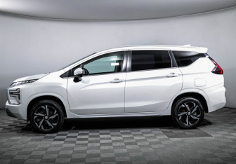 Подержанный автомобиль Mitsubishi Xpander 2023 года (8 фото)