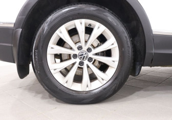 Подержанный автомобиль Volkswagen Tiguan 2021 года (9 фото)