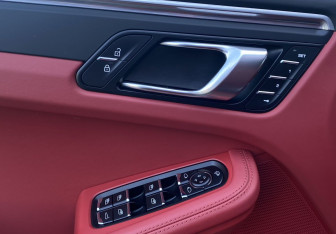 Подержанный автомобиль Porsche Macan 2021 года (13 фото)
