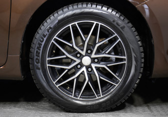 Подержанный автомобиль Toyota Camry Sedan 2017 года (24 фото)