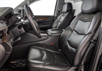 Подержанный автомобиль Cadillac Escalade Suv 2019 года (20 фото)