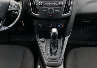 Подержанный автомобиль Ford Focus Wagon 2017 года (12 фото)