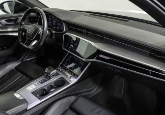 Подержанный автомобиль Audi A6 Sedan 2018 года (9 фото)
