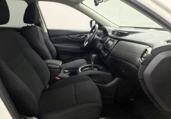 Подержанный автомобиль Nissan X-Trail 2021 года (10 фото)