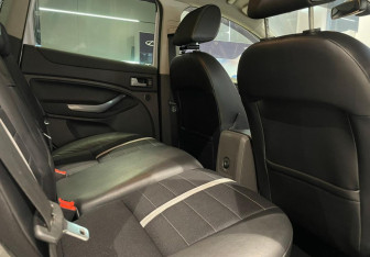 Подержанный автомобиль Ford Kuga 2011 года (12 фото)