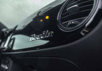 Подержанный автомобиль Volkswagen Beetle Hatchback 2013 года (23 фото)