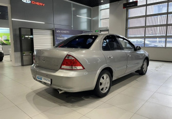 Подержанный автомобиль Nissan Almera Classic 2008 года (4 фото)