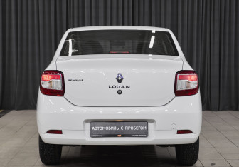 Подержанный автомобиль Renault Logan Sedan 2018 года (5 фото)