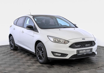 Подержанный автомобиль Ford Focus Hatchback 2017 года (3 фото)
