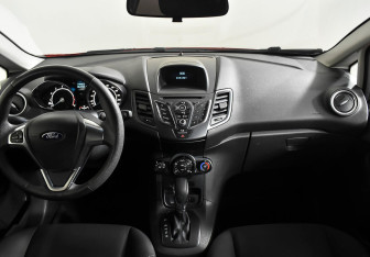 Подержанный автомобиль Ford Fiesta Sedan 2016 года (11 фото)