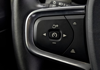 Подержанный автомобиль Volvo XC40 2020 года (28 фото)