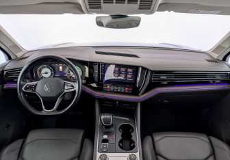 Подержанный автомобиль Volkswagen Touareg 2021 года (14 фото)