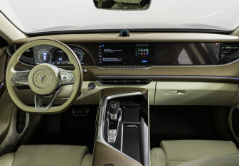 Подержанный автомобиль Voyah Free 2023 года (12 фото)