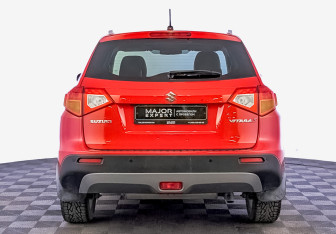 Подержанный автомобиль Suzuki Vitara 2016 года (6 фото)