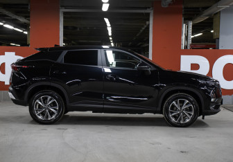 Подержанный автомобиль Omoda C5 2024 года (4 фото)