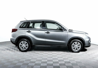 Подержанный автомобиль Suzuki Vitara 2021 года (4 фото)