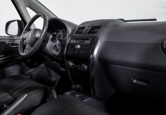 Подержанный автомобиль Suzuki SX4 Sedan 2010 года (9 фото)