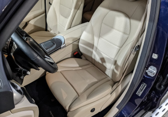 Подержанный автомобиль Mercedes-Benz GLC Coupe 2021 года (19 фото)