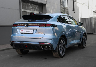 Подержанный автомобиль Changan UNI-K 2024 года (4 фото)