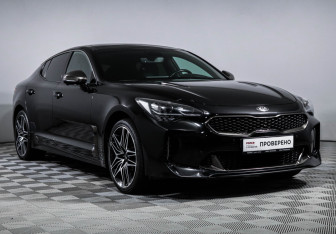 Подержанный автомобиль Kia Stinger 2021 года (3 фото)